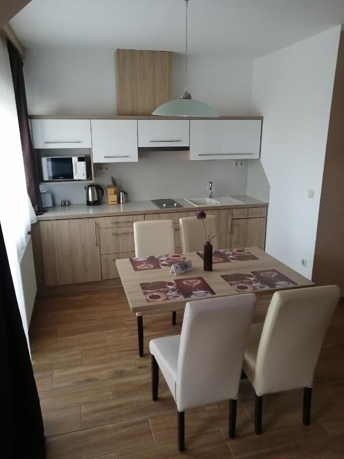 Zafírgyöngy Apartmanok Sárvár Exterior foto