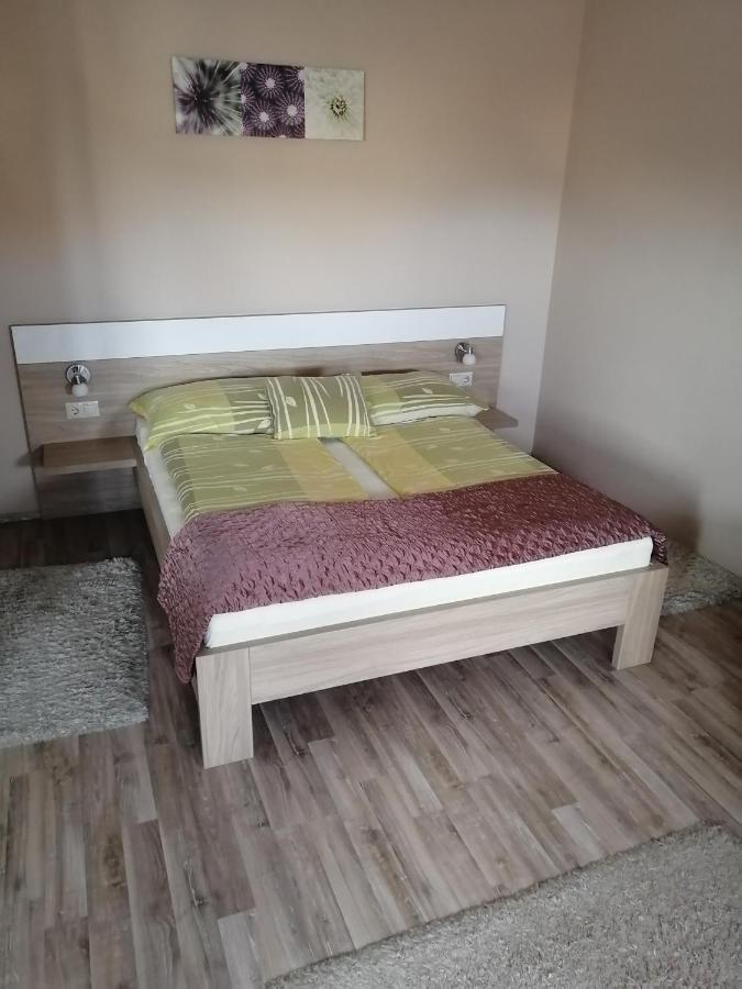 Zafírgyöngy Apartmanok Sárvár Exterior foto